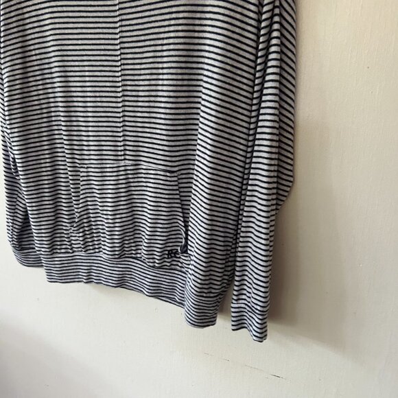 Roxy Hooded Pullover Womens Small Striped Nautical Coastal Grandma Surfer Skater - Picture 3 of 7
